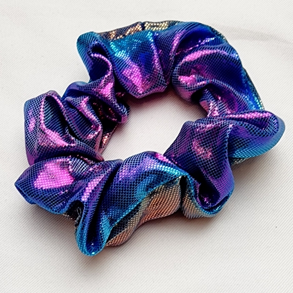 5 FOR $20 💕Metallic Scrunchie Hair Accessories - Picture 3 of 3